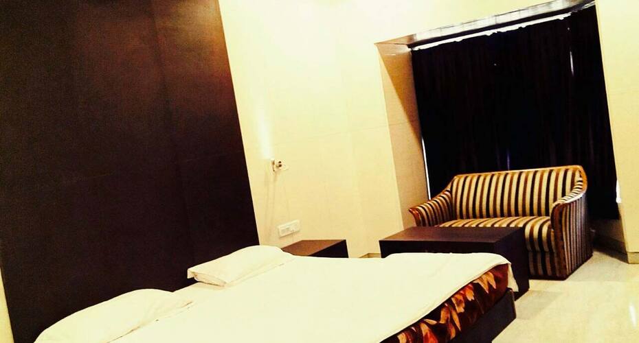 TG Rooms Residency Road, Patnitop 5